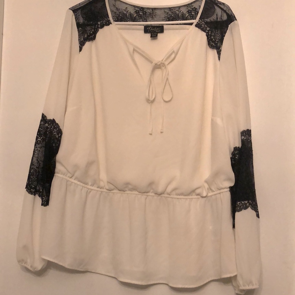 Thalia Sodi lace detailed blouse